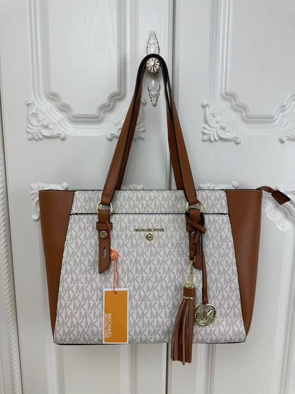 MICHAEL KORS SULLIVAN LARGE SIGNATURE MULTIFUNCTION TOP ZIPPER TOTE