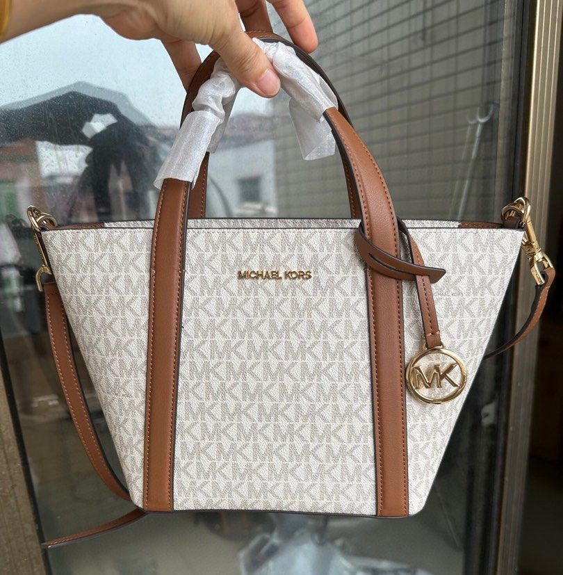 MICHAEL KORS PRATT BUCKET MEDIUM SIZED HANDBAG