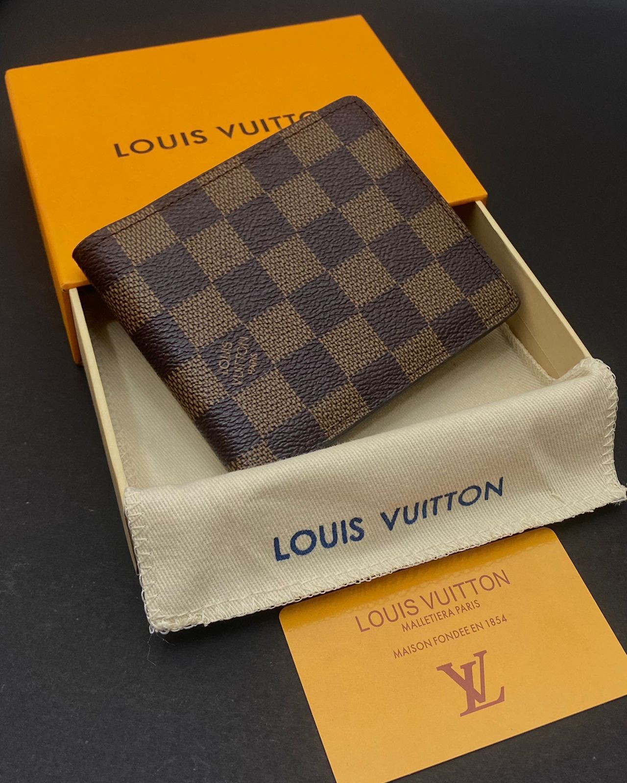 Louis Vuitton Men's Wallet Series