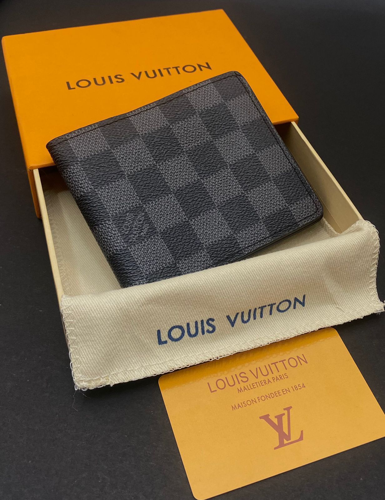 Louis Vuitton Men's Wallet Series