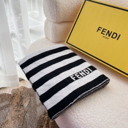 FENDI WARM STOLES