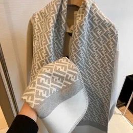 FENDI WARM STOLES