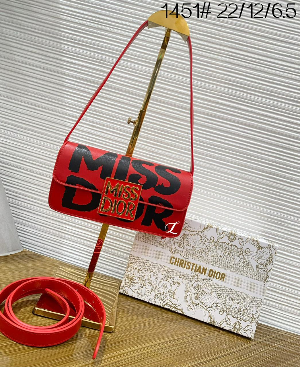 MISS DIOR BAGUETTE