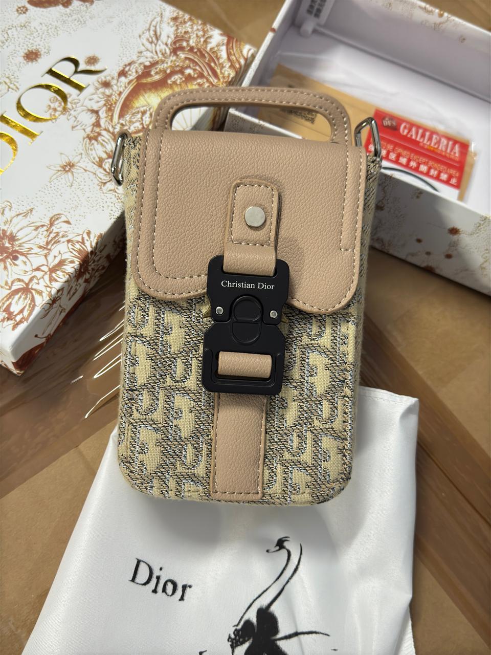 DIOR SADDLE LOCK MOBILE SLING BAG