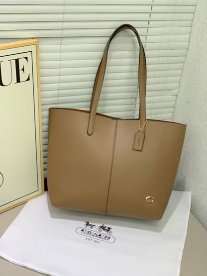 COACH NORTH C LOGO TOTE