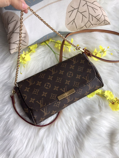 LOUIS VUITTON FAVOURITE SLING BAG
