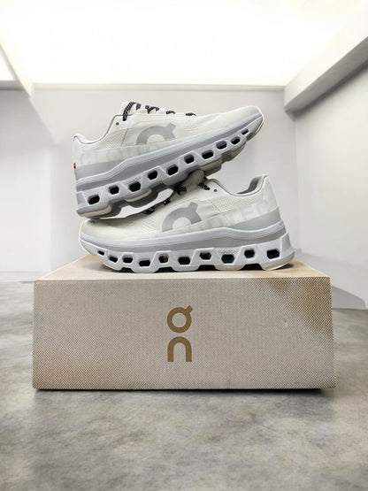 On Cloud monster White