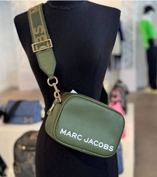 MARC JACOBS NWT CROSSBODY CAMERA BROAD STRAP  BAG