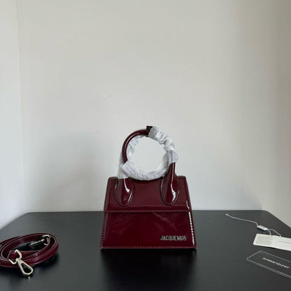 JACQUEMUS SHOULDER BAGS