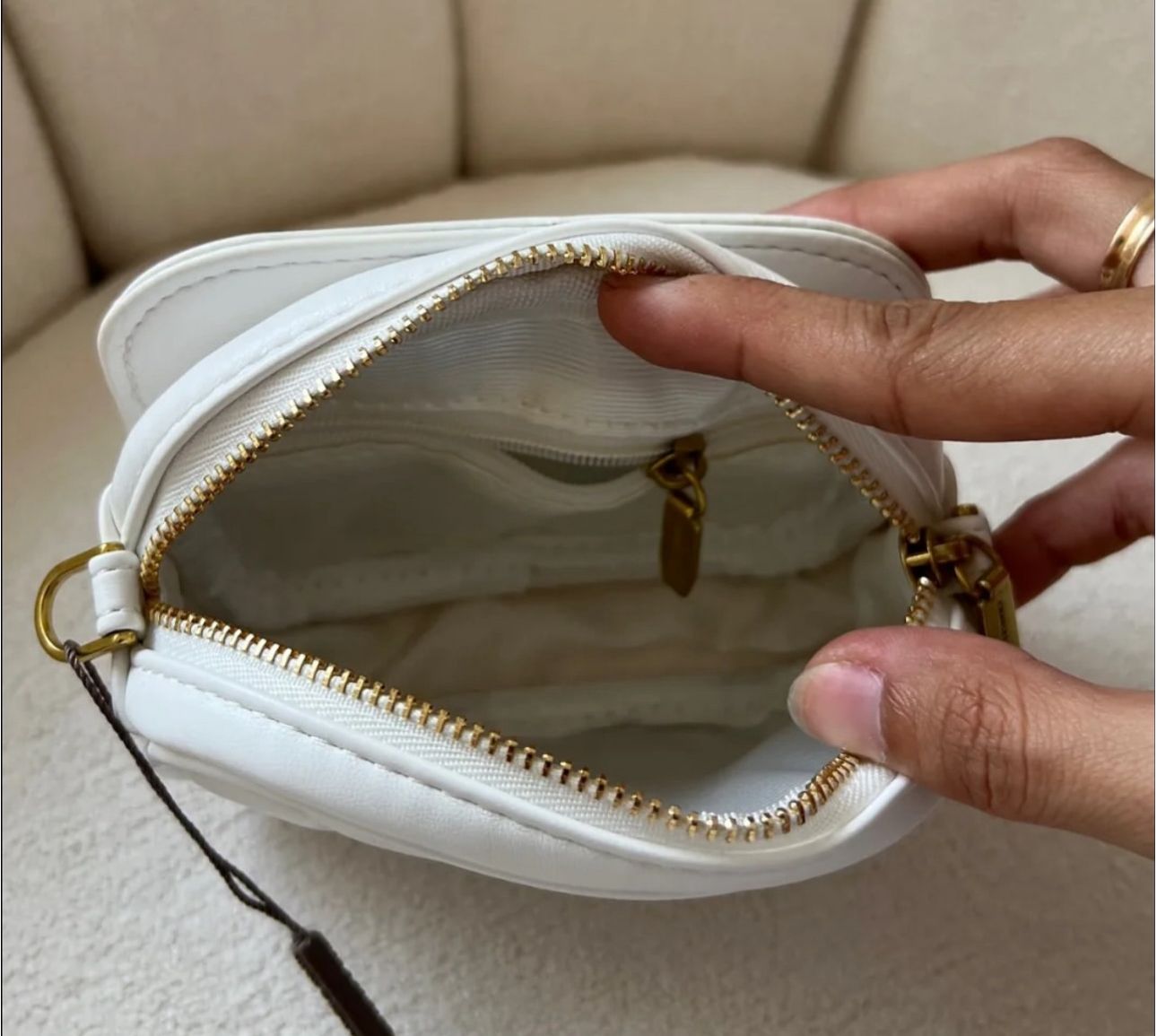 CHARLES & KEITH ARWEN QUILTED NANO SLING BAG