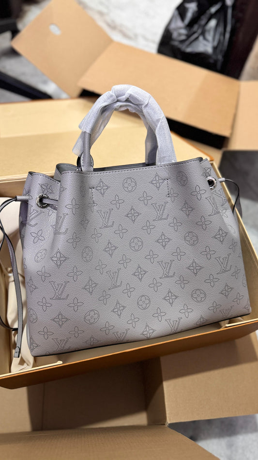 LOUIS VUITTON MAHINA BELLA TOTE