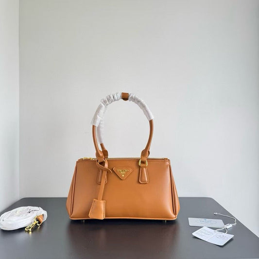 PRADA GALLERIA SAFFIANO HANDBAG