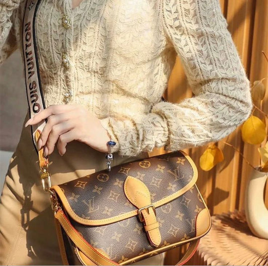 LOUIS VUITTON DIANE