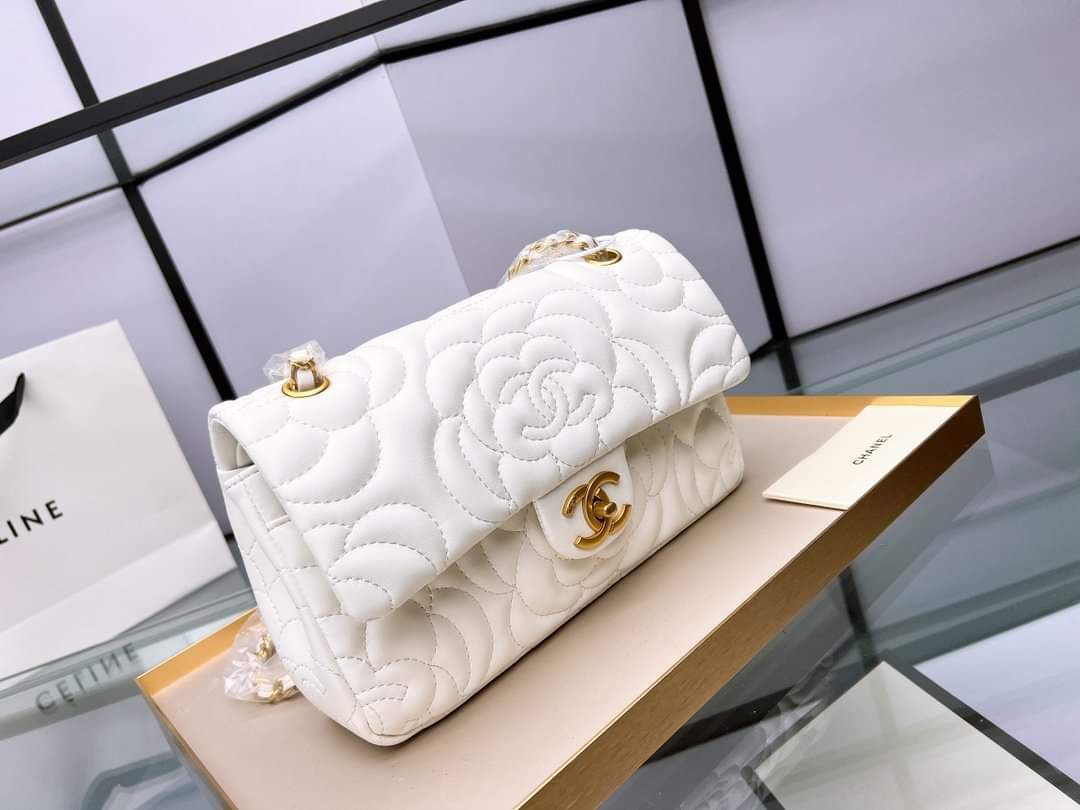 Chanel Camellia Floral Jumbo