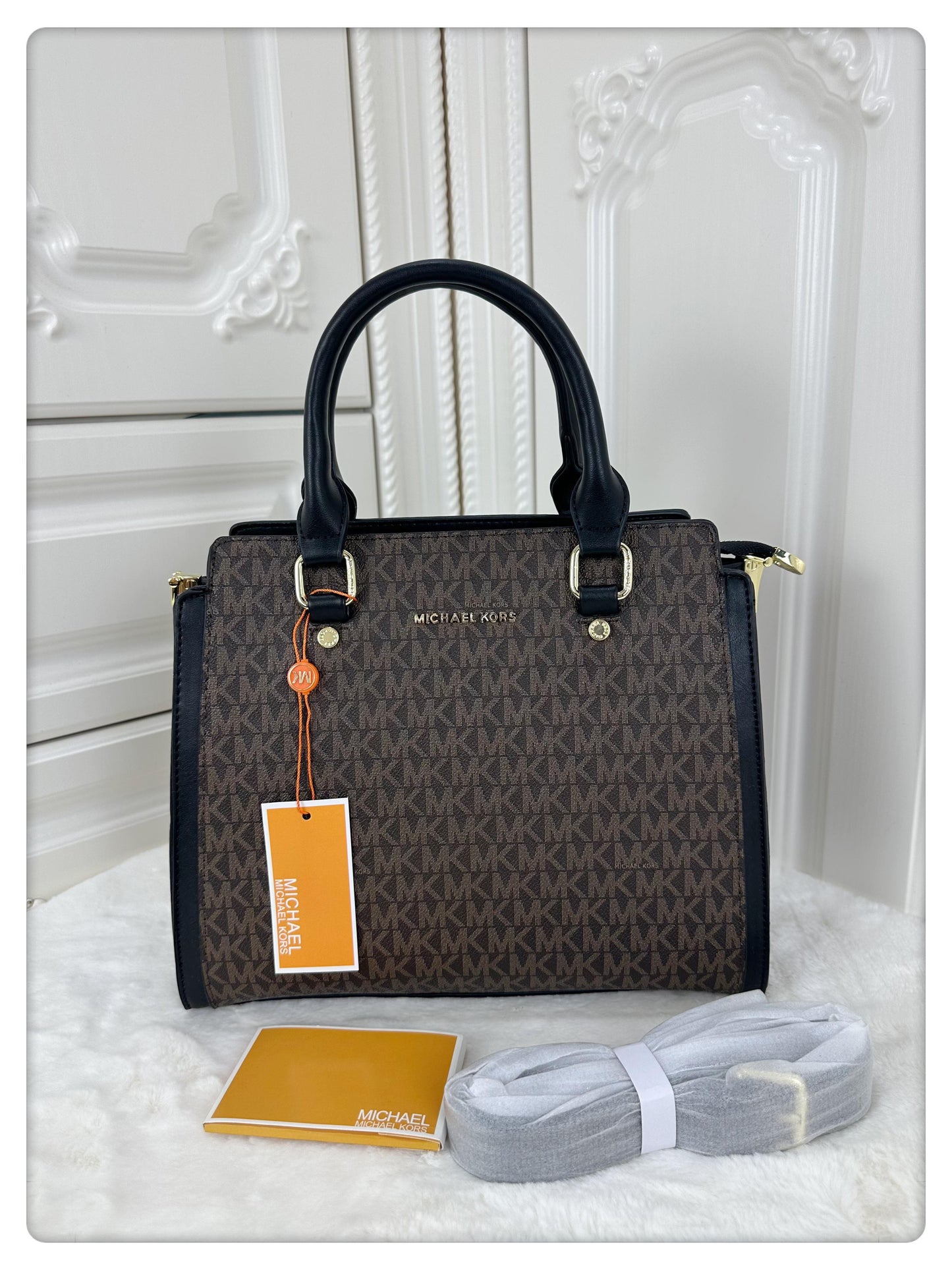 Micheal Kors Signature Saffiano