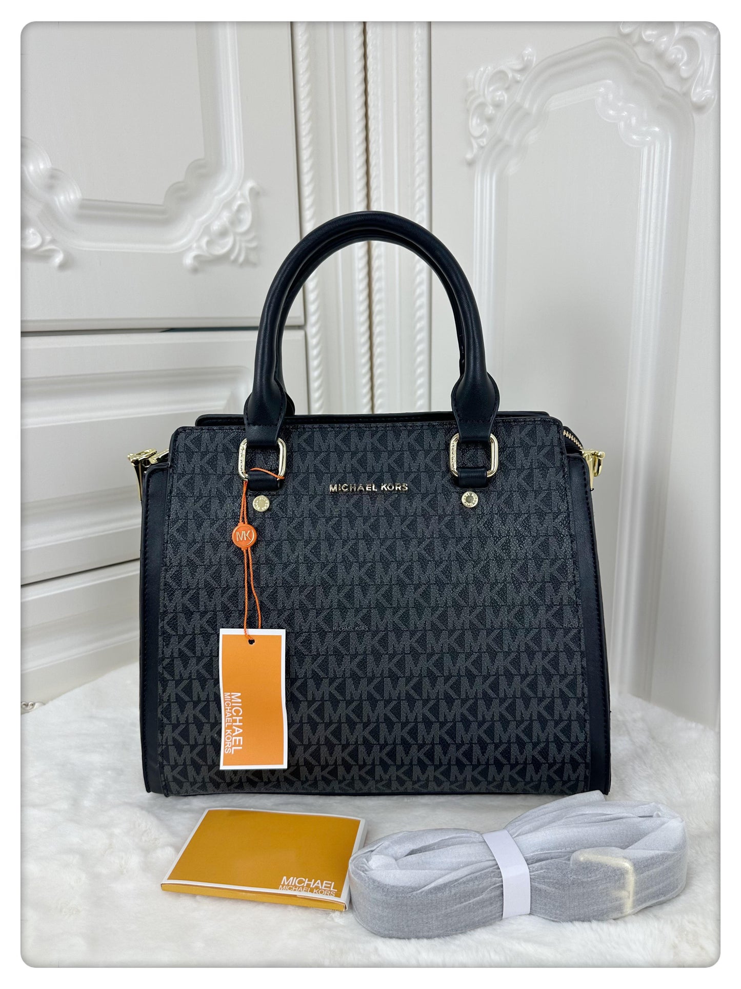 Micheal Kors Signature Saffiano