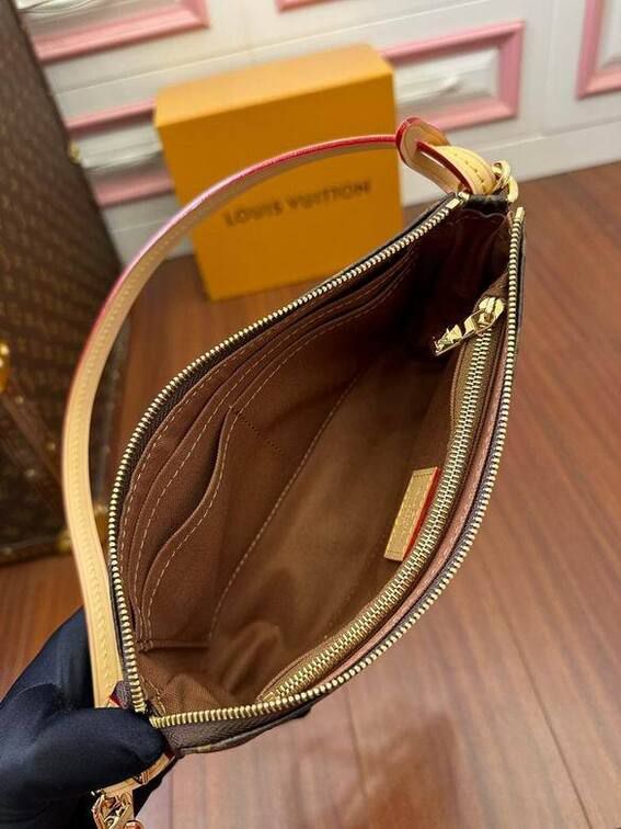 Louis Vuitton Accessories Pochette