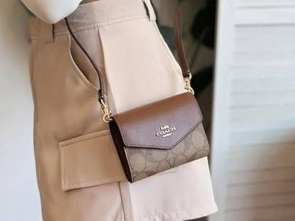 Coach Envelop Wallet Sling