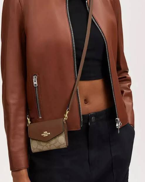 Coach Envelop Wallet Sling