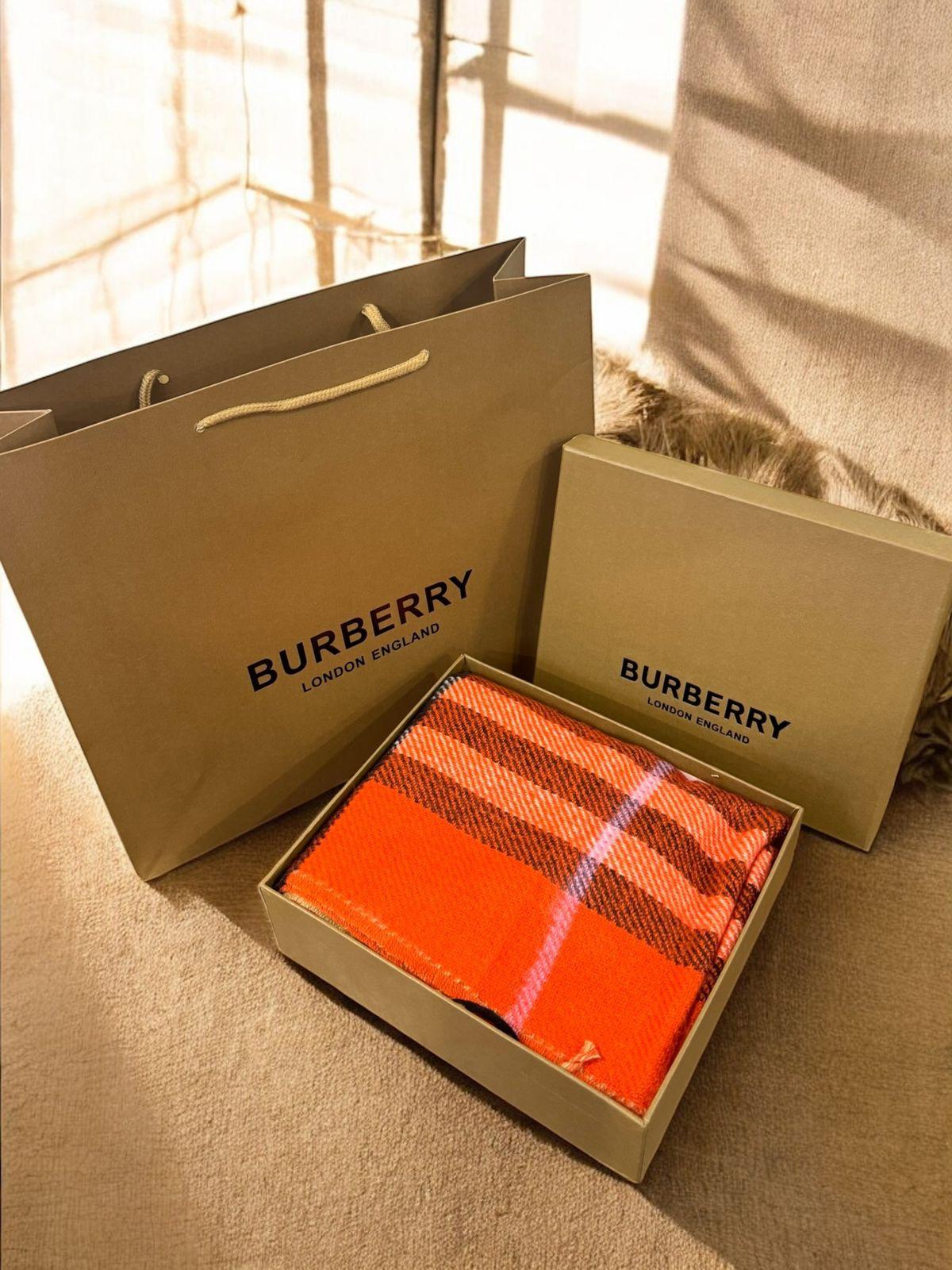 Burberry Dual Tone Muffler