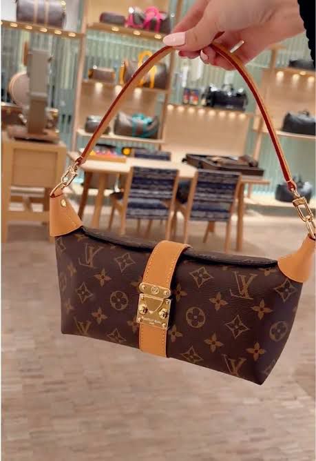 Louis Vuitton Mia Pochette