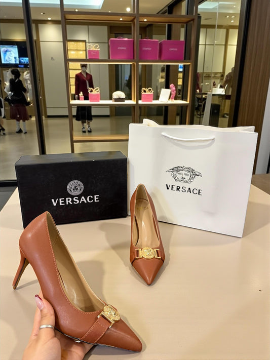Versace Medusa Chain Pump’s Premium Quality Heel