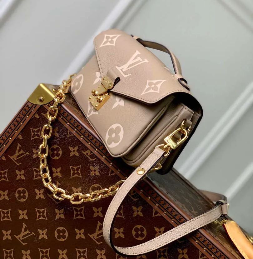 Louis Vuitton East West Metis Pochette