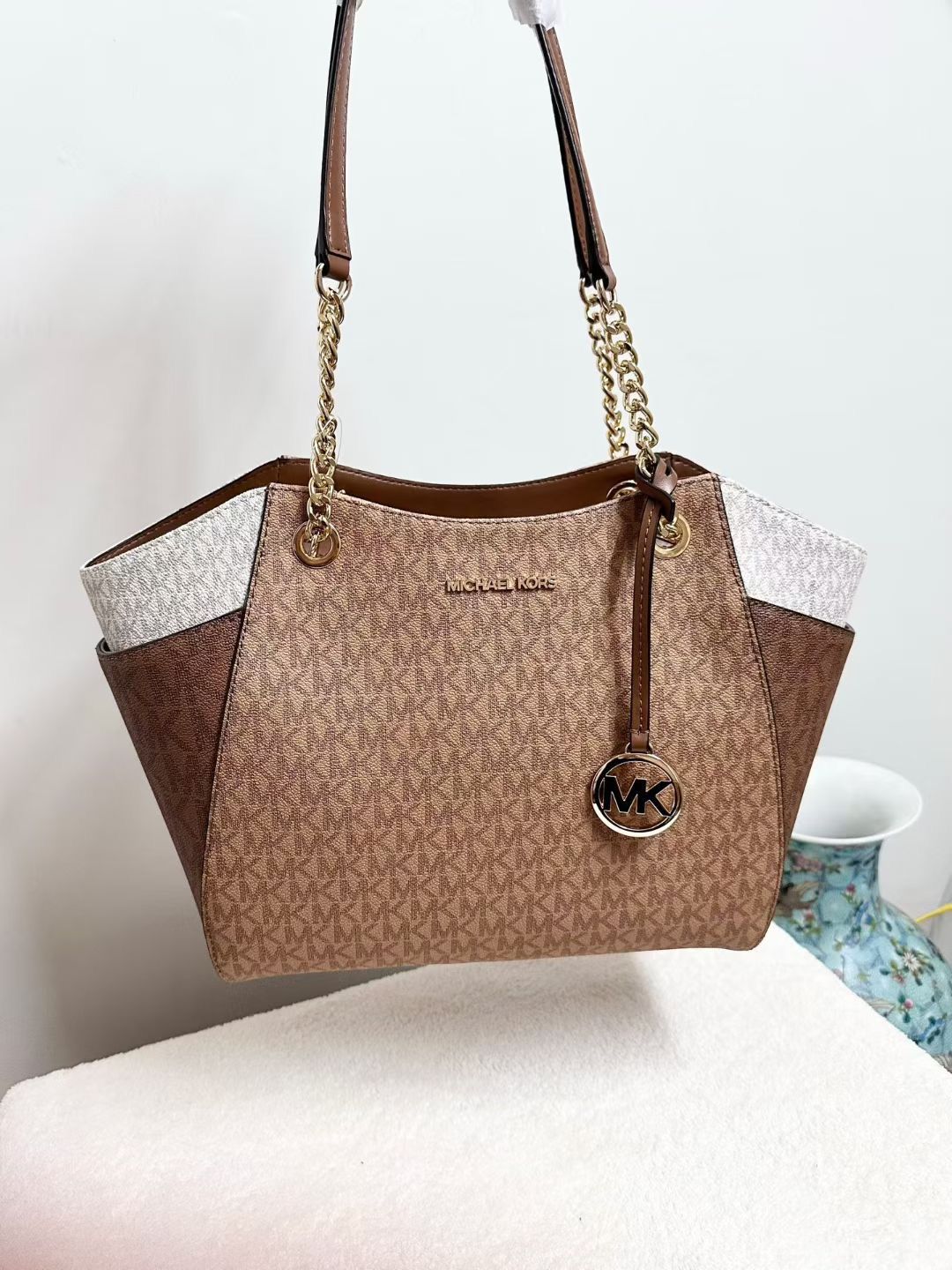 MICHAEL KORS JET SET CHAIN SHOULDER TOTE BAG