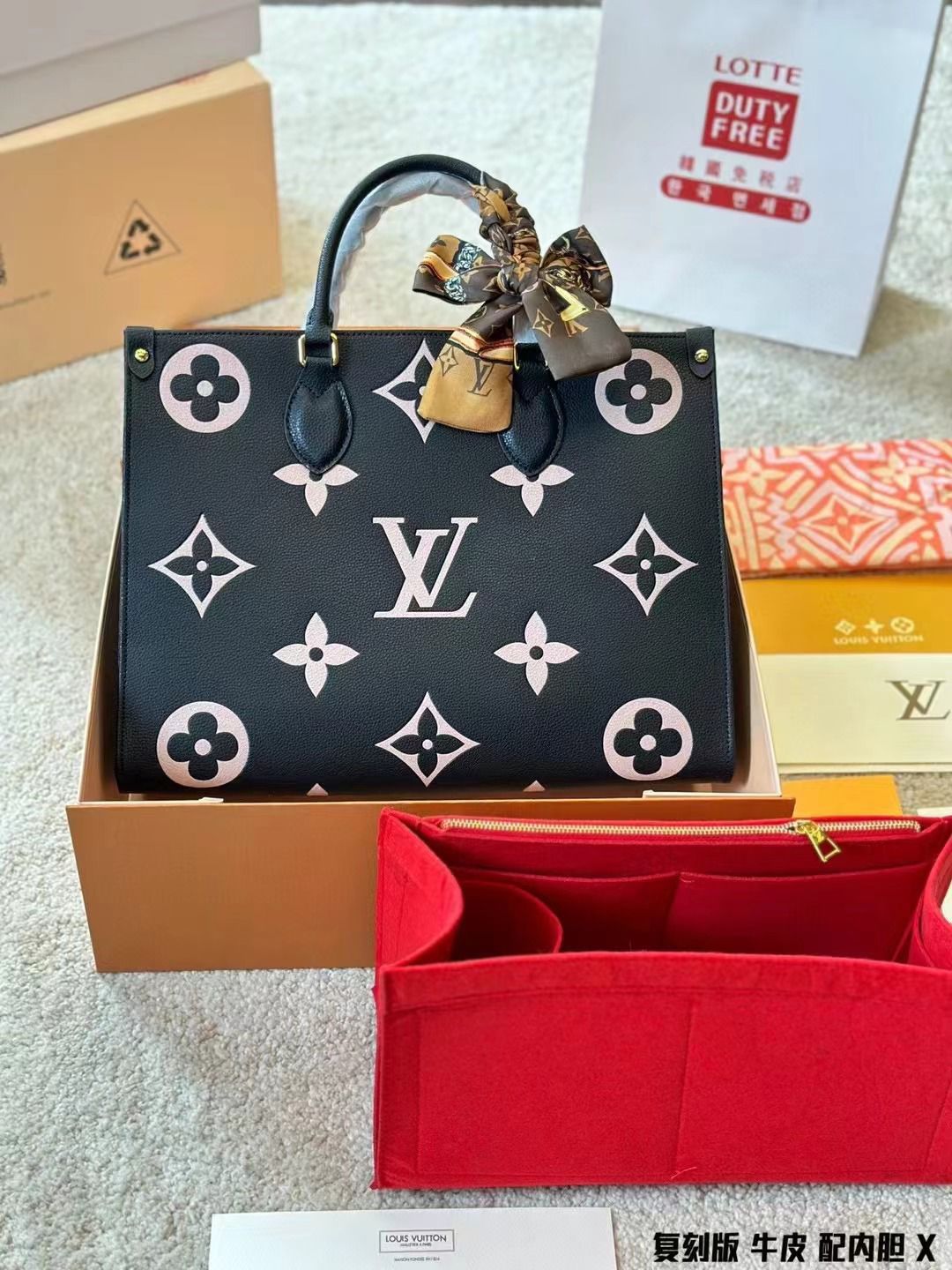 LOU-IS VU-IT-TON ON THE GO ORGANISER SERIES MEDIUM TOTE BAG