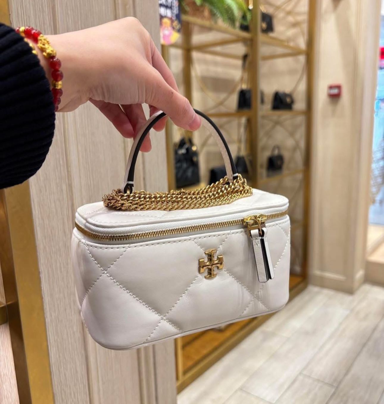 TO-RY BUR-CH DIAMOND KIRA QUILTED VANITY SHOULDER BAG