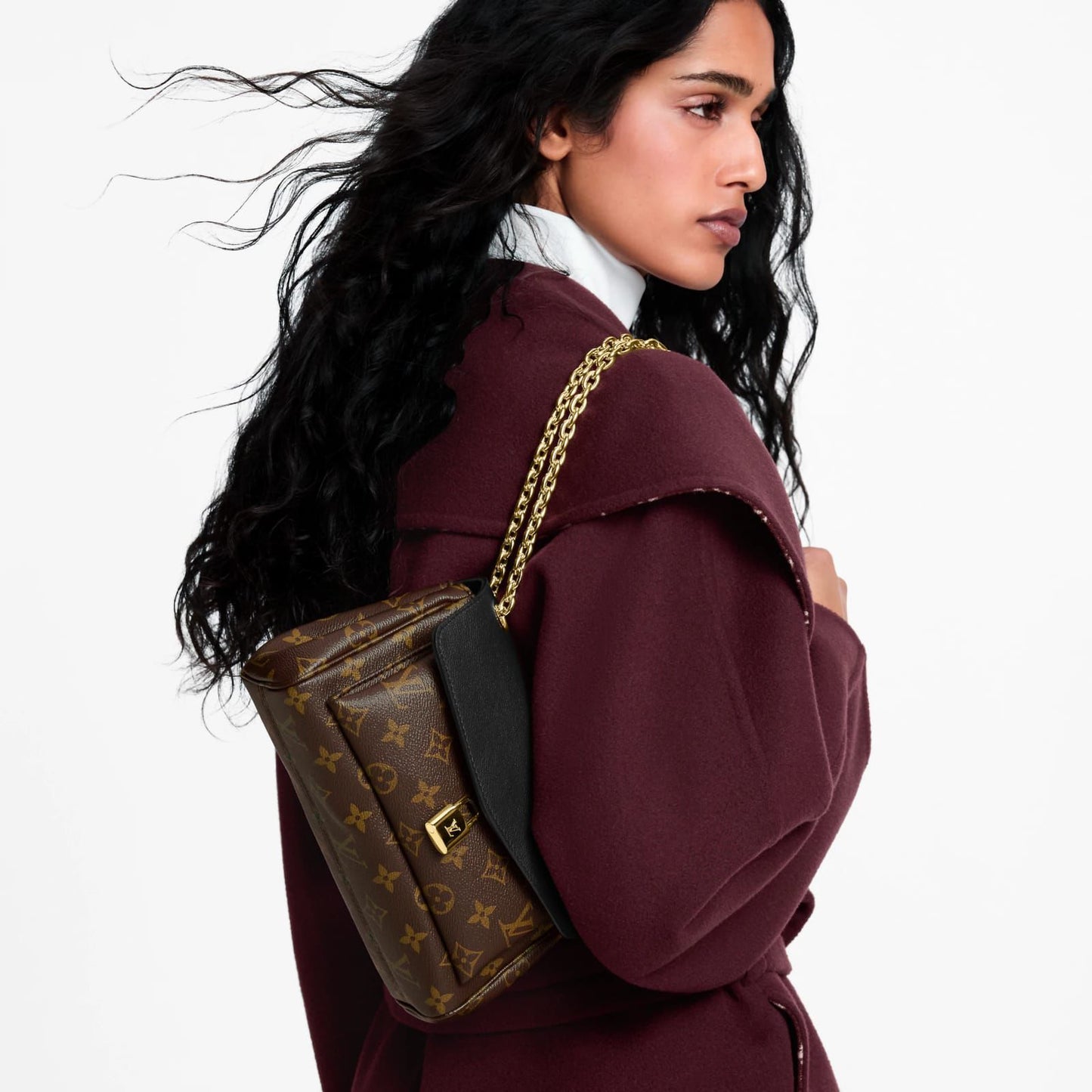 LOU-IS VU-IT-TON SAINT GERMAIN SLING BAG