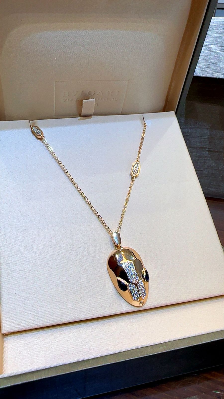 Bvl-gari Serpenti Seduttori Necklace