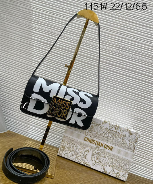 MISS DIOR BAGUETTE