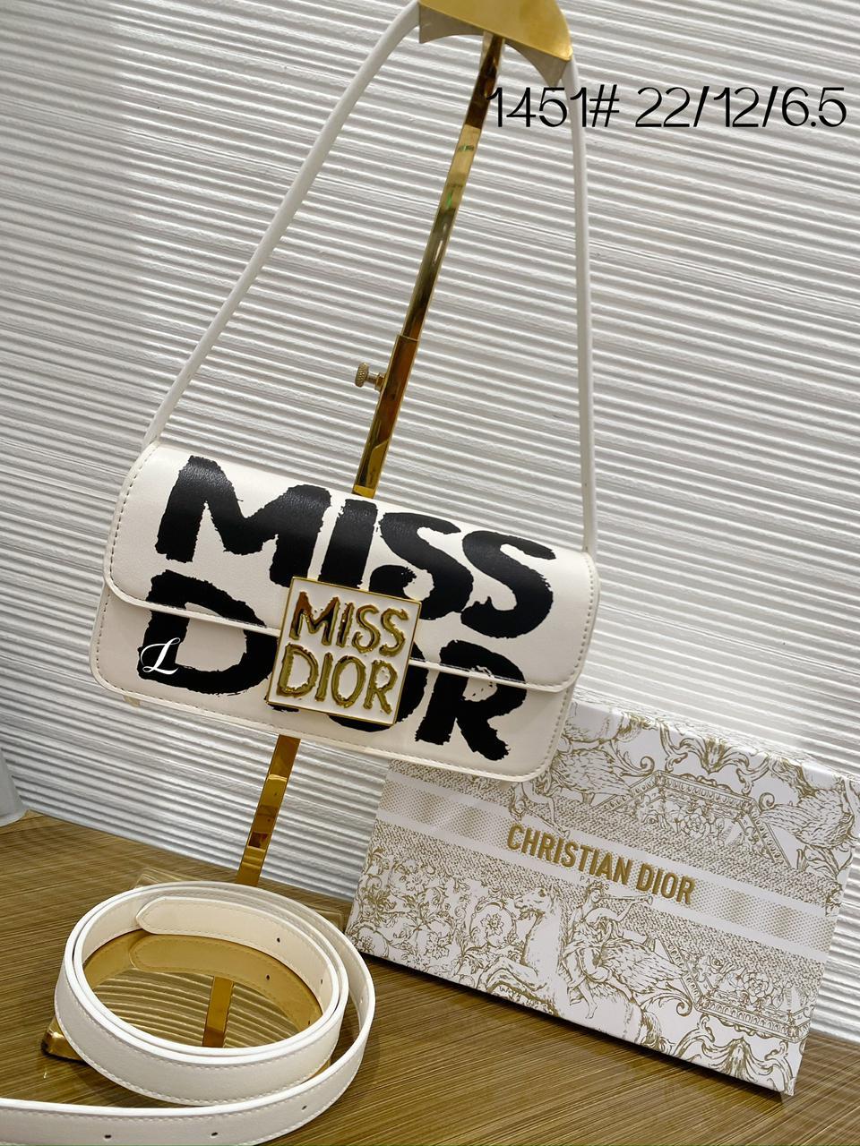 MISS DIOR BAGUETTE